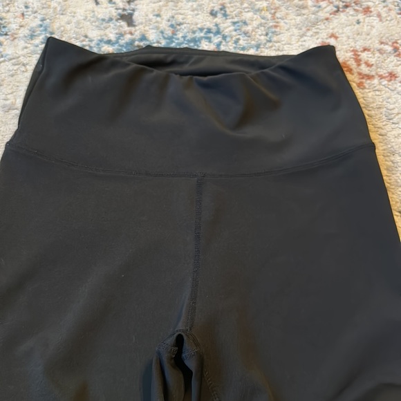 Ebb and Flow Reflective Leggings Size Small - Picture 4 of 6